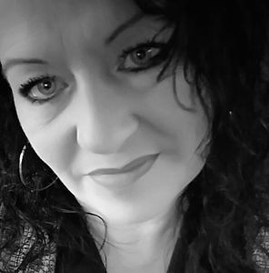 Meet your Posher, Carrie